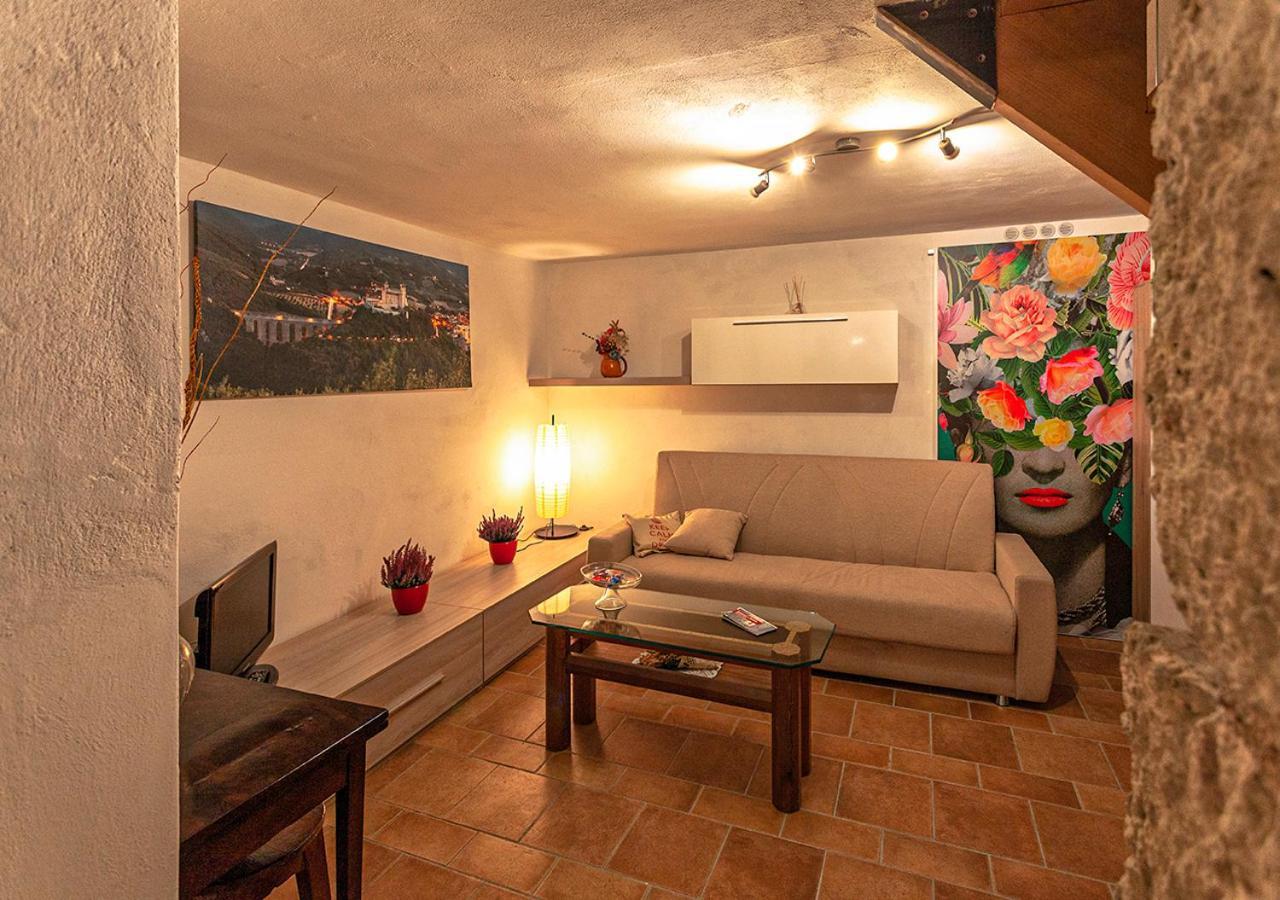 スポレートCasa In Zona Strategicaアパートメント エクステリア 写真